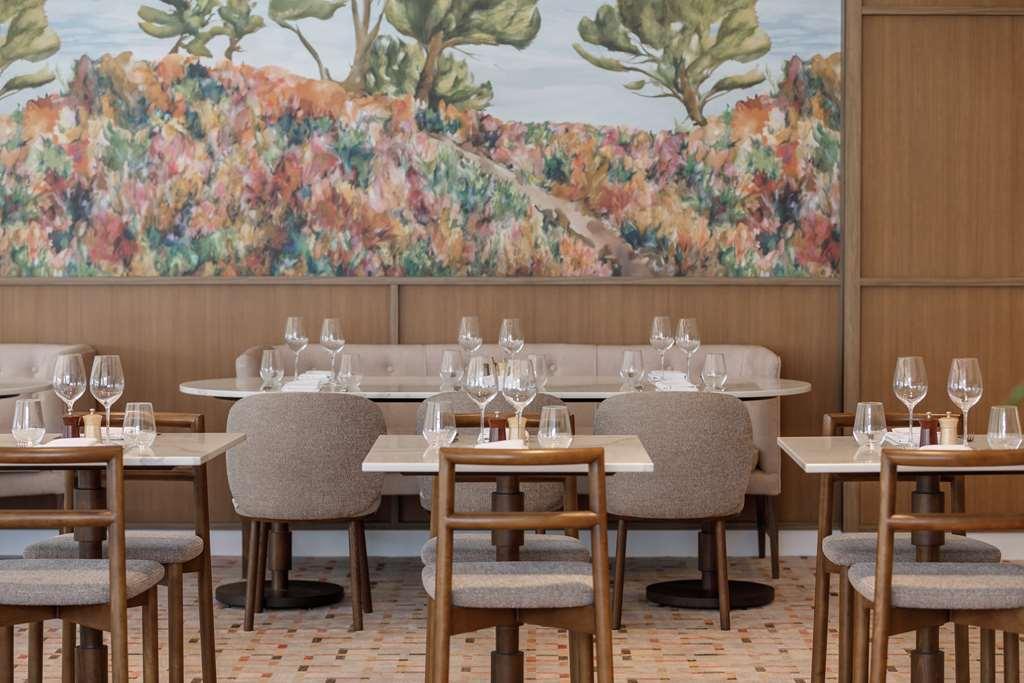 아모라 브리즈번 호텔 레스토랑 사진 Restaurant interior