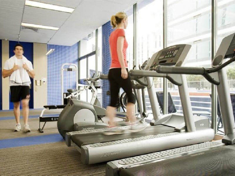 아모라 브리즈번 호텔 외부 사진 A treadmill